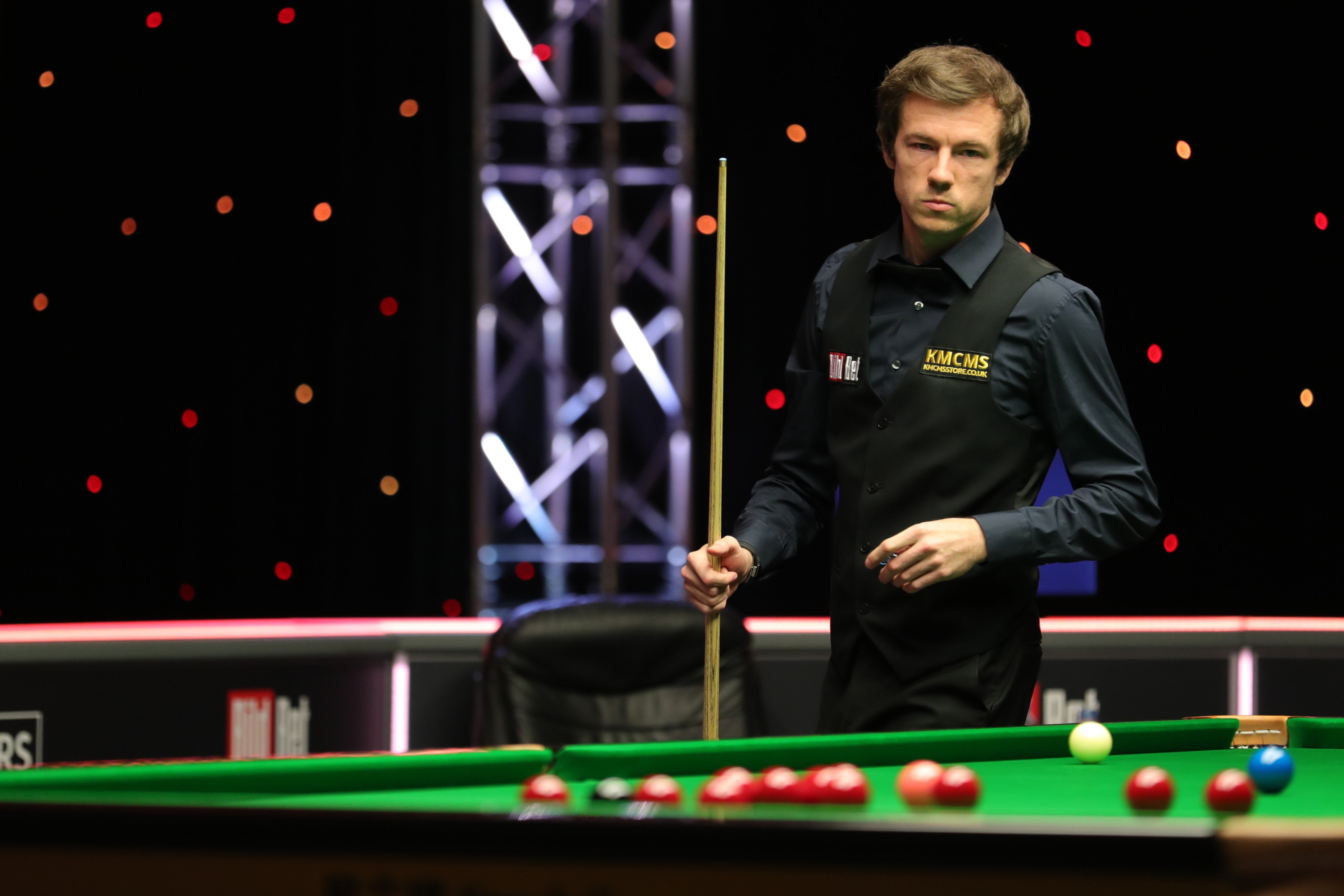 Yiwan28-摩托车赛大师赛上演强强对话,粤西霹雳队逆转滇池天虎队,团队配合流畅;快速转换撕裂防线的简单介绍