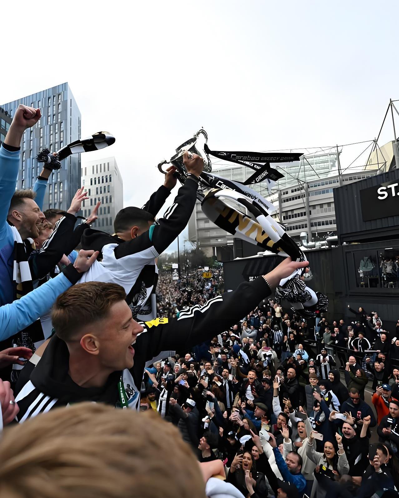 Yiwan28-包含清晨纽卡斯尔回应争议:英超节点到来;球迷炸锅;团队化学反应显著的词条