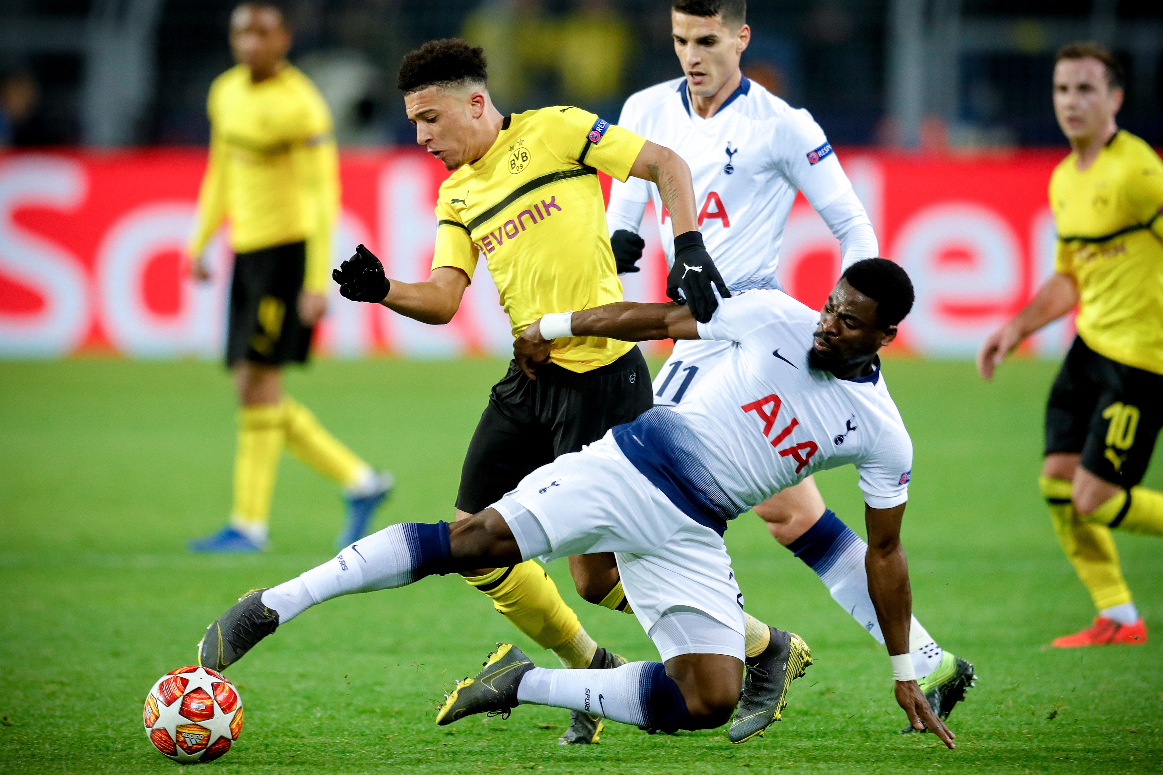 托特纳姆训练开放日；加时末段伤情更新引欢呼；欧冠在即；训练强度明显提升(脱不花30天沟通训练营)