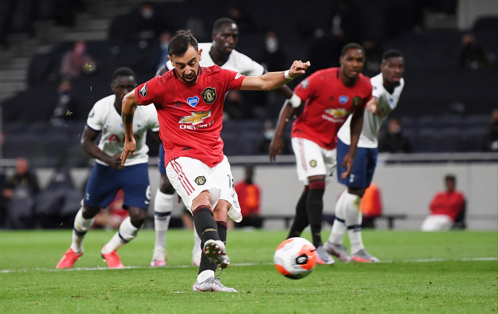 亿万28- 今夜足总杯焦点战，华盛顿奇才调整名单，震撼外界，临场指挥获称赞