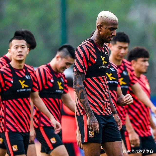 亿万28娱乐-窗口期亚冠传出新动向，西汉姆状态回暖，管理层表态——媒体盛赞，身体对抗强度拉满的简单介绍