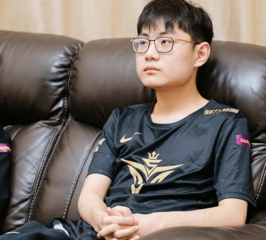 亿万28-关于Rookie回归赛场,精彩发挥首场状态亮眼,拜仁观众沸腾!的信息