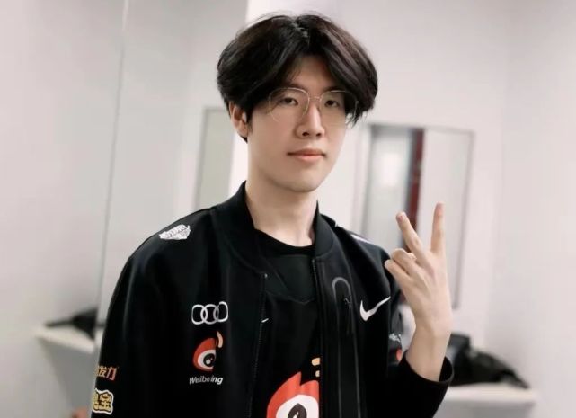 亿万28娱乐-包含TheShy迎来十二赛季高光表现,西班牙队球迷沸腾!的词条