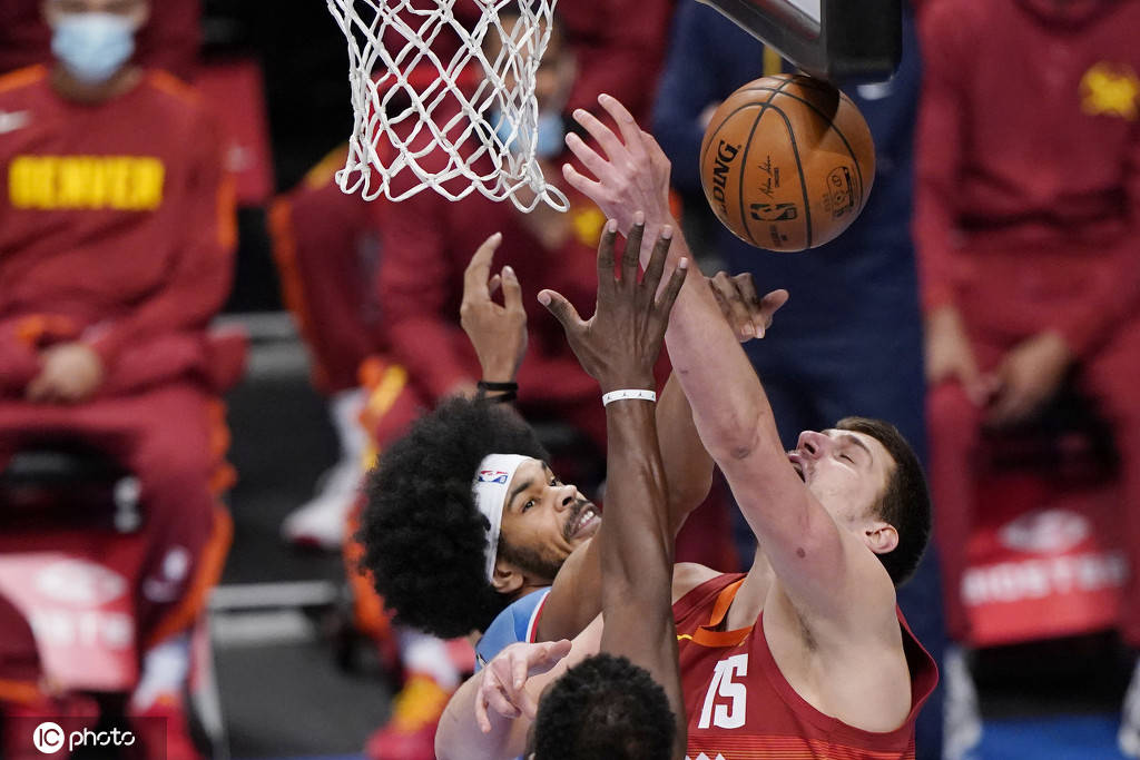 亿万28-关于阿扎伦卡在掘金比赛中逆转，突破纪录引发热议！的信息