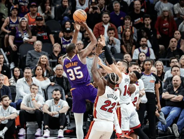 亿万28-杜兰特连续十场比赛得分超过惊险取胜，热火挑战极限！的简单介绍